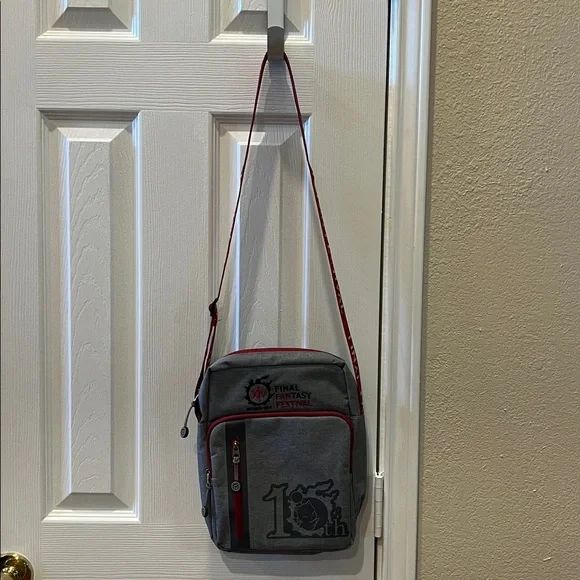 Final Fantasy XIV Fan Festival 2023-24 Crossbody Bag - Picture 2 of 12